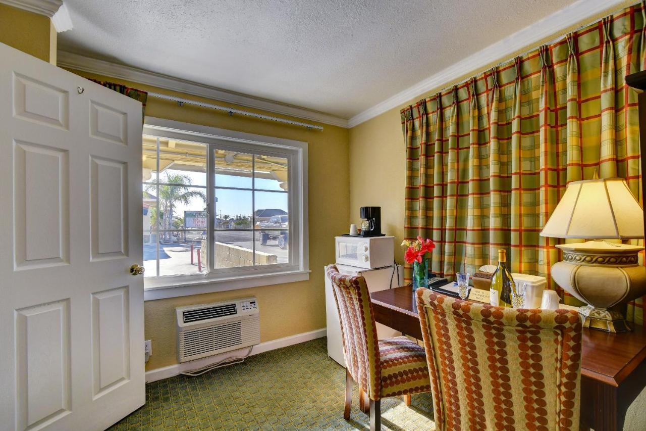 Traveler'S Inn Williams, Ca Modern Renovated Hotel Exterior foto